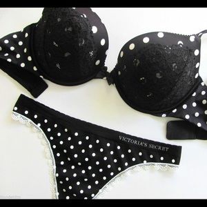 Victoria’s Secret Very Sexy Push-up Bra ⚫️⚪️🎀⚫️⚪️
